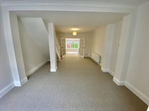 Lounge/Diner- click for photo gallery